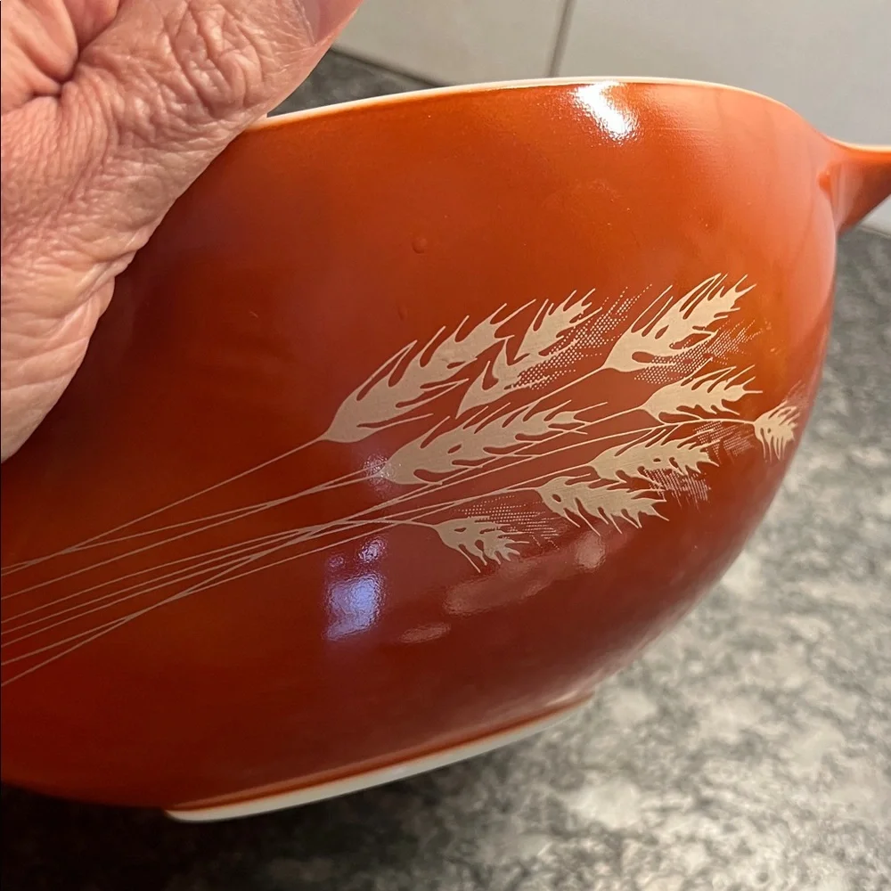 Vintage Autumn Wheat Cinderella Mixing Bowl by Pyrex. #444. Exc cond Pour spout